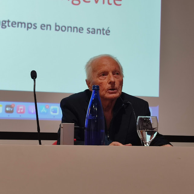 Conférence et présentation de livre en&nbsp;français